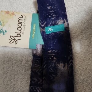 NWT Pretty Headband